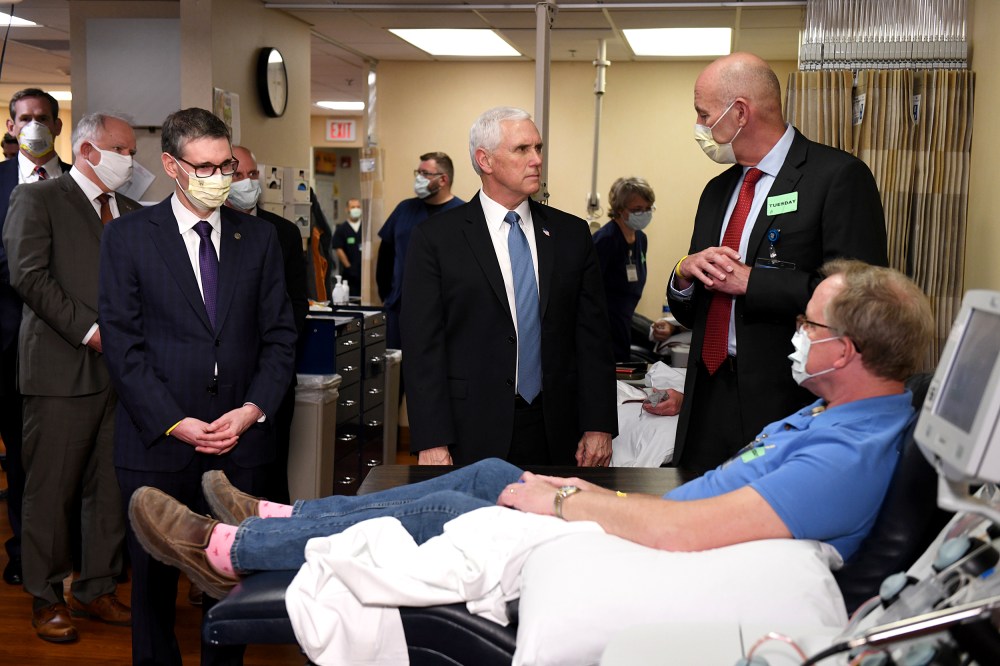 Image: Vice President Mike Pence tours Mayo Clinic facilities supporting coronavirus disease research and treatment in Rochester, Minnesota