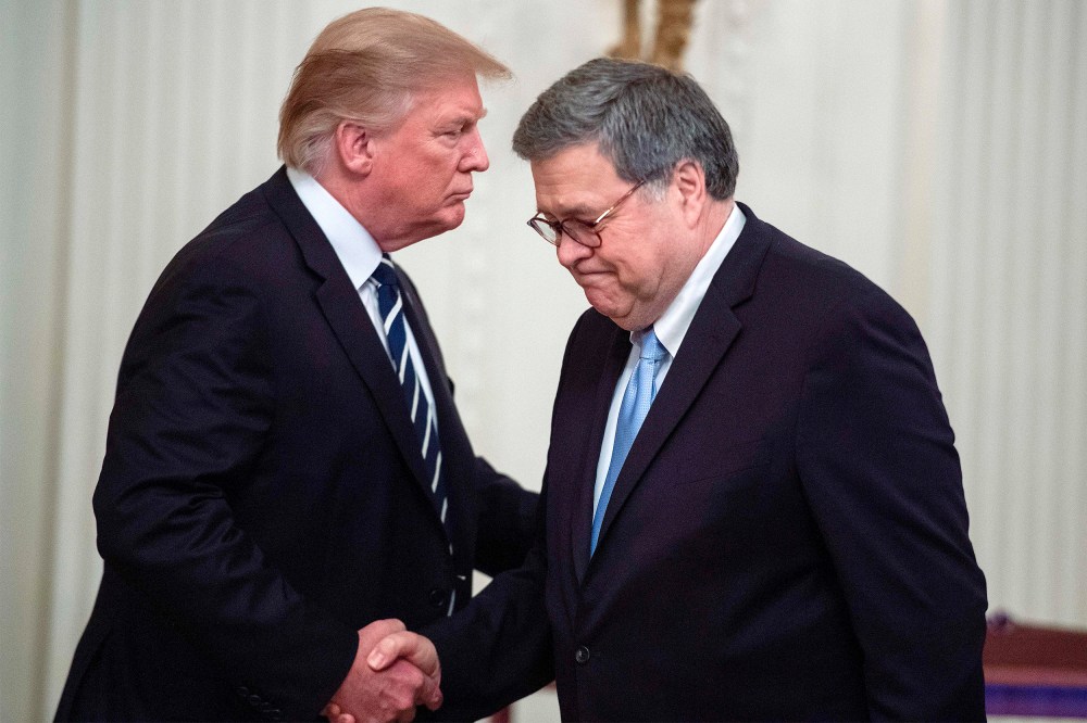 Image: Donald Trump, William Barr, handshake