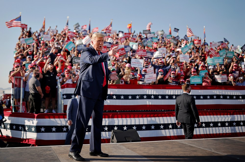 Image: President Donald Trump attends campaign event at Tucson International Airport
