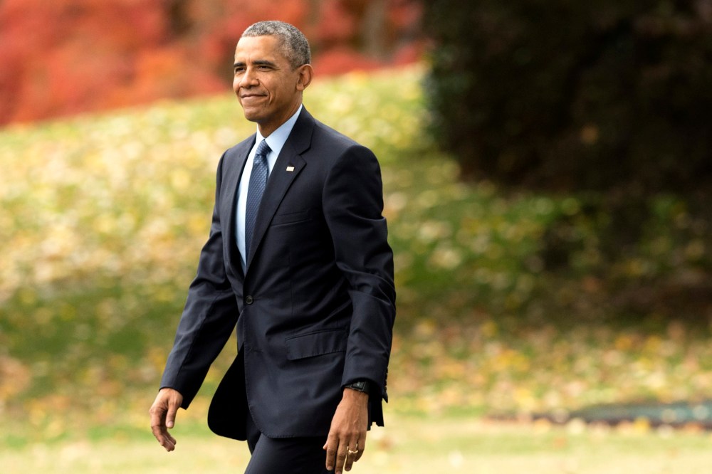 President Barack Obama walks on the South Lawn of the White House in Washington, D.C., on Nov. 2, 2015. (Photo by Michael Reynolds/EPA)