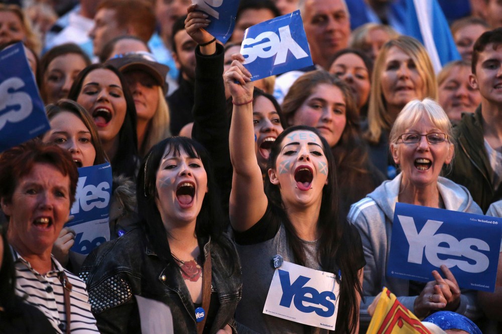 'Yes' campaigners gather for a rally in George Square, Glasgow, Scotland on Sept. 17, 2014.
