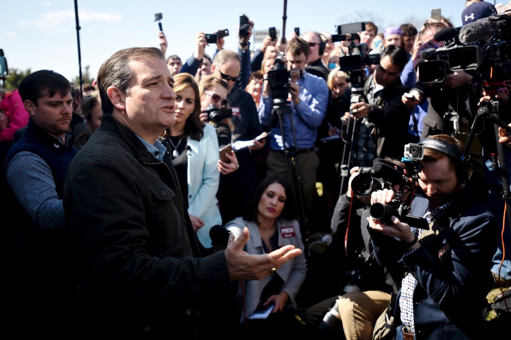 Republican presidential candidate Ted Cruz speaks to the media at a campaign stop at Altoona Family Restaurant in Altoona, Wis., March 28, 2016. (Photo by Mark Kauzlarich/Reuters)