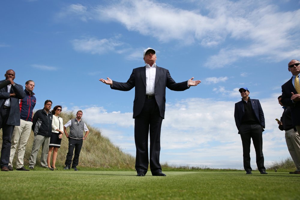 Republican presidential candidate Donald Trump speaks to the media on the golf course at his Trump International Golf Links in Aberdeen, Scotland, June 25, 2016. (Photo by Carlo Allegri/Reuters )
