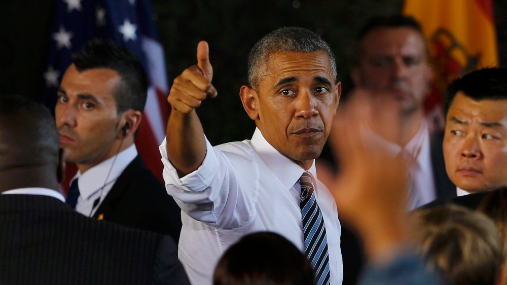 President Barack Obama gives a thumbs up after his speech at the Rota naval airbase, near Cadiz, Spain, July 10, 2016. (Photo by Marcelo Del Pozo/Reuters)