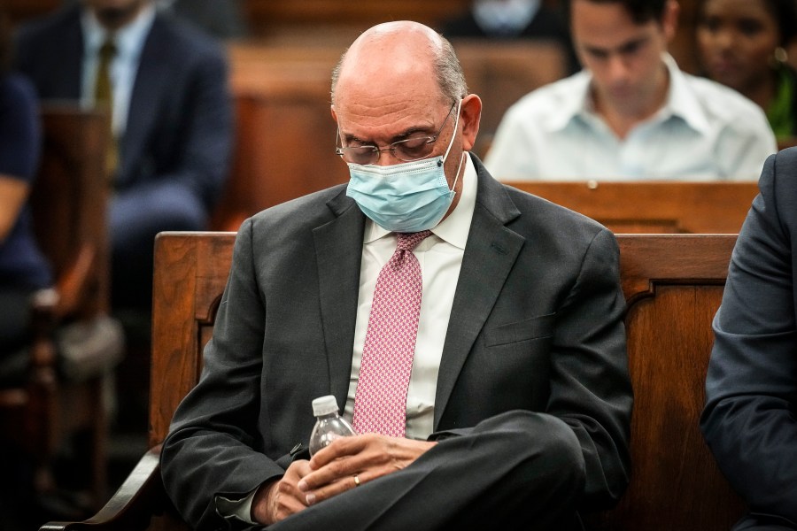 Image: Allen Weisselberg sits inside New York Supreme Court
