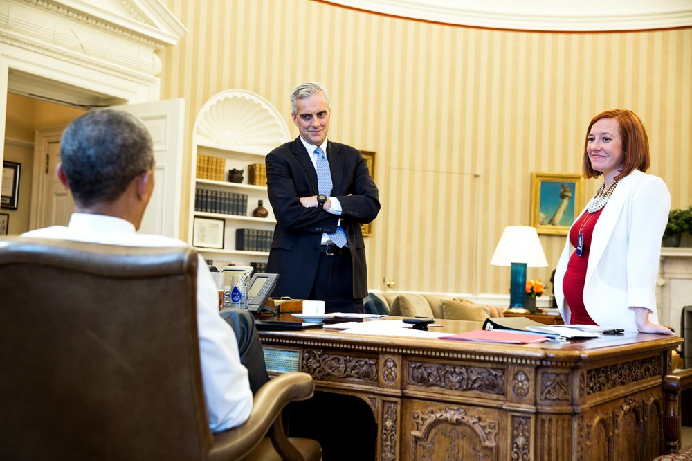Barack Obama meets with Denis McDonough and Jen Psaki in the Oval Office