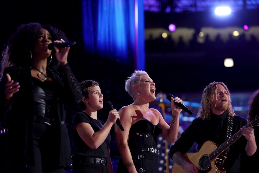 P!nk and her daughter, Willow Sage Hart, perform at the Democratic National Convention in Chicago on Thursday.