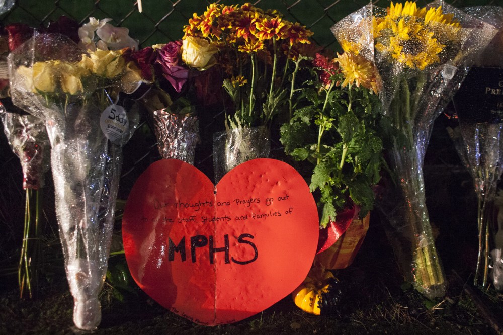A memorial is pictured at Marysville-Pilchuck High School on Oct. 31, 2014 in Marysville, Wash. (Photo by David Ryder/Getty)
