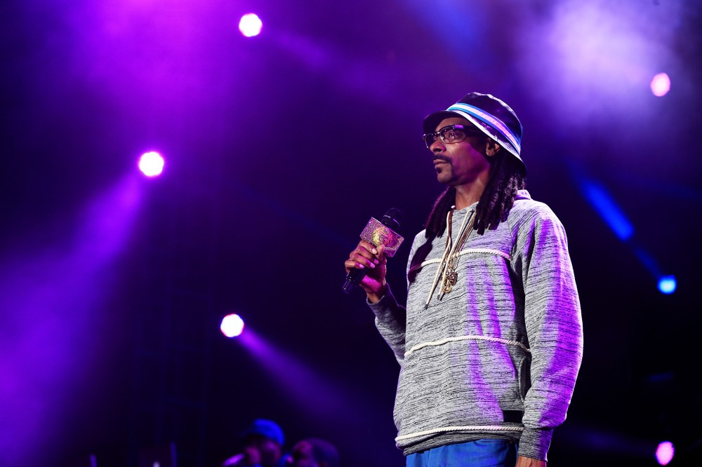 Recording artist Snoop Dogg performs onstage during an event on Jan. 30, 2015 in Glendale, Ariz. (Photo by Christopher Polk/Getty for DirecTV)
