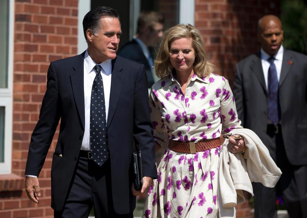 Laura Bush hosting fundraiser