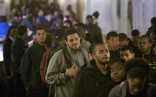 Voters stand in line to cast their ballot at Hartford City Hall during the U.S. presidential election in Hartford, Connecticut, November 6, 2012. (Photo by Reuters/Michelle McLoughlin)