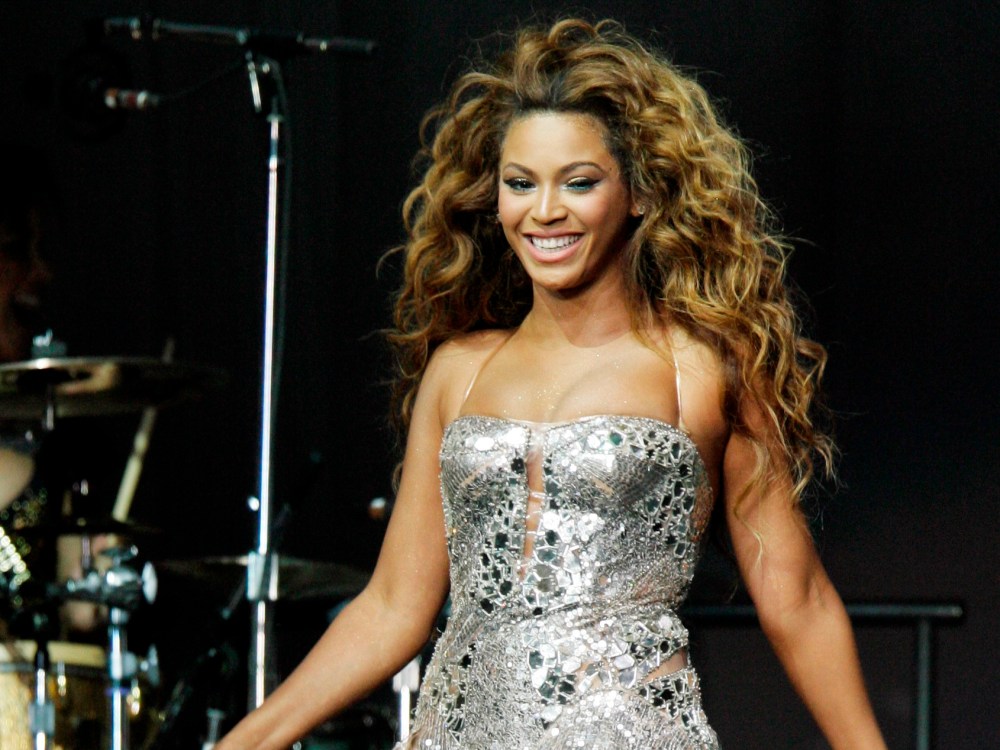 Beyonce Knowles performs during the Essence Fest in the Superdome in New Orleans Friday, July 6, 2007.  Beyonce is scheduled to headline Essence Festival in July 2013 (AP Photo/Alex Brandon)