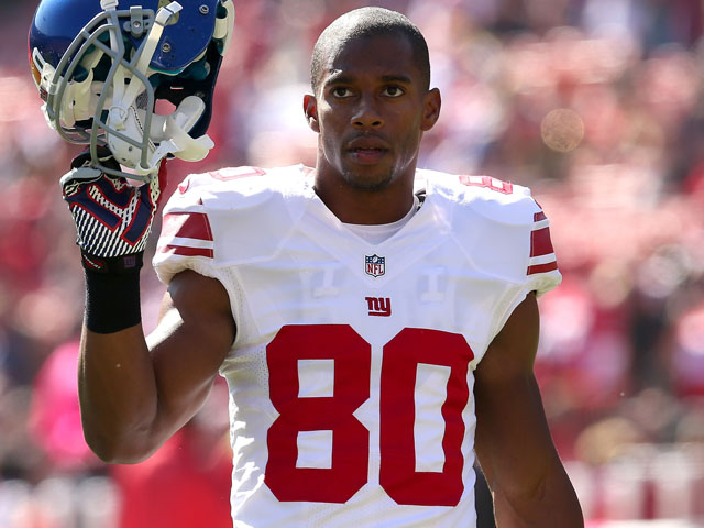 Wide receiver Victor Cruz #80 of the New York Giants warms up for the game with the San Francisco 49ers.  (Photo by Stephen Dunn/Getty Images)