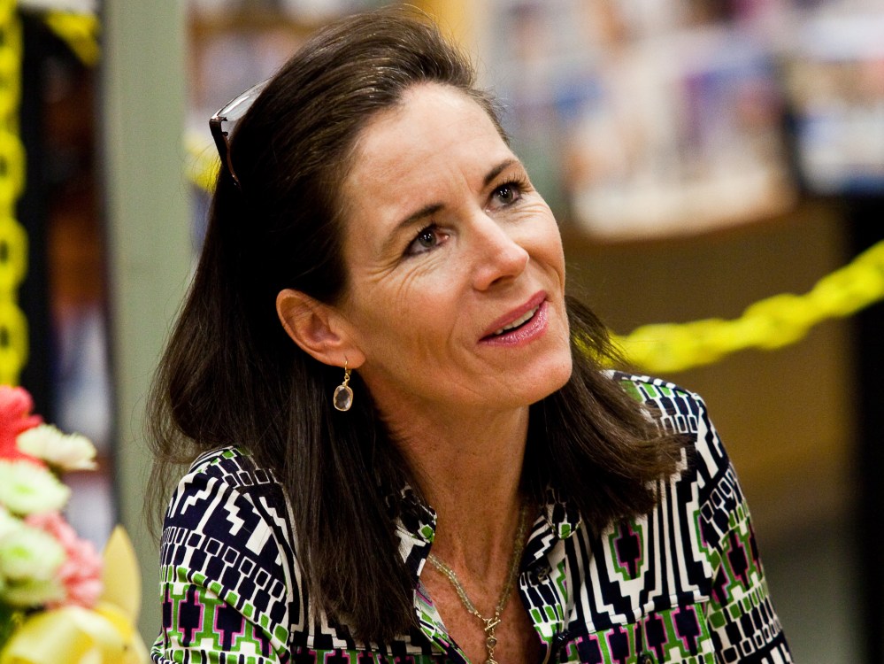 File Photo:  Jenny Sanford, former wife of South Carolina Governor Mark Sanford, signs copies of her book "Staying True" at a bookstore February 13, 2010 in Mt. Pleasant, South Carolina. (Photo Richard Ellis/Getty Images/File)