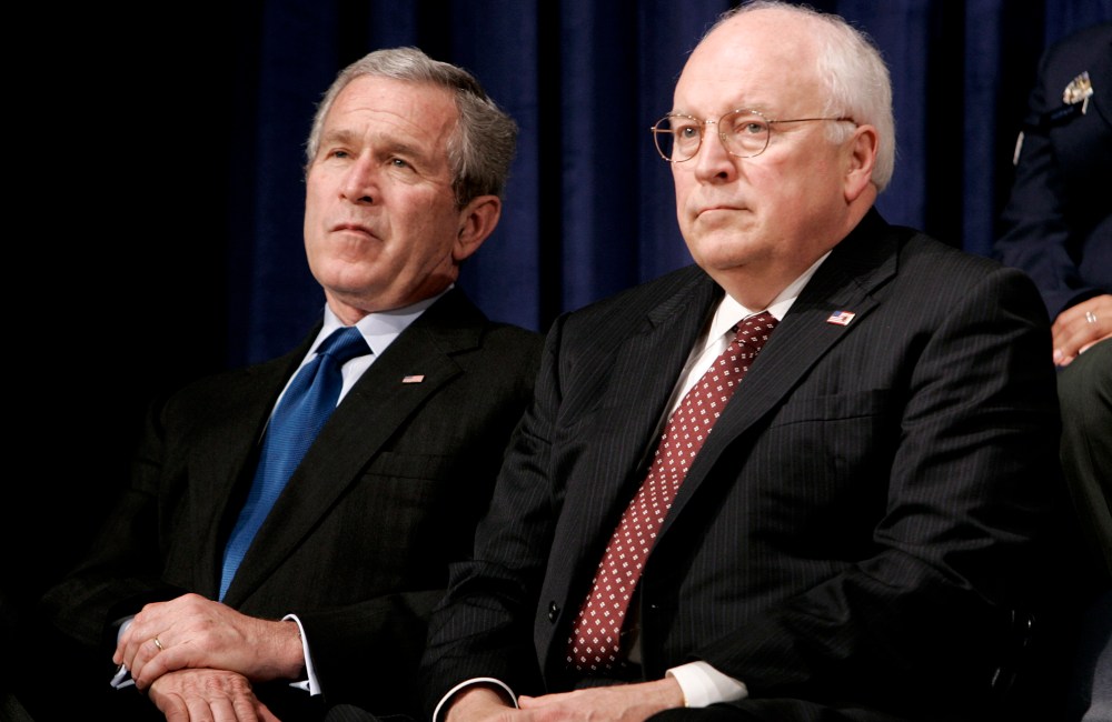 NEW US SECRETARY OF DEFENSE ROBERT GATES IS SWORN IN