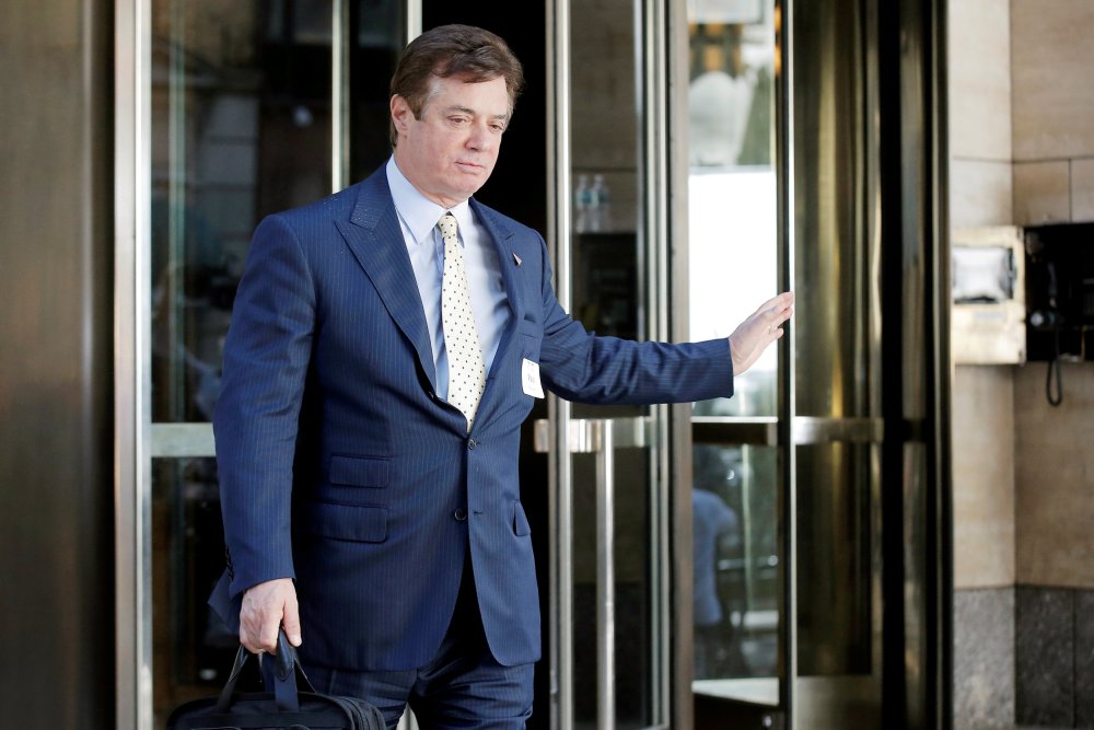 Image: FILE PHOTO: Paul Manafort, senior advisor to Republican U.S. presidential candidate Donald Trump, exits following a meeting of Donald Trump's national finance team in New York