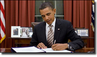 President Obama signs FDA Food Safety Modernization Act into law, January 4, 2011
