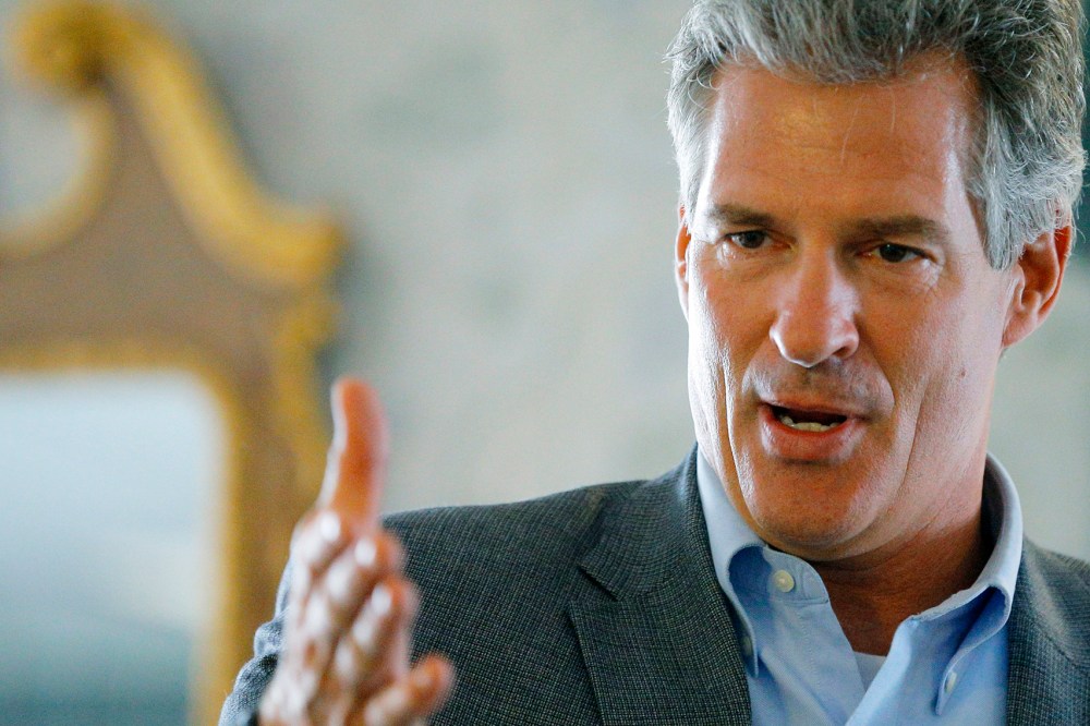 Republican U.S. Senate candidate Scott Brown speaks during a visit to the Harris Hill Senior Center in Concord, New Hampshire on Sept. 22, 2014. (Brian Snyder/Reuters)