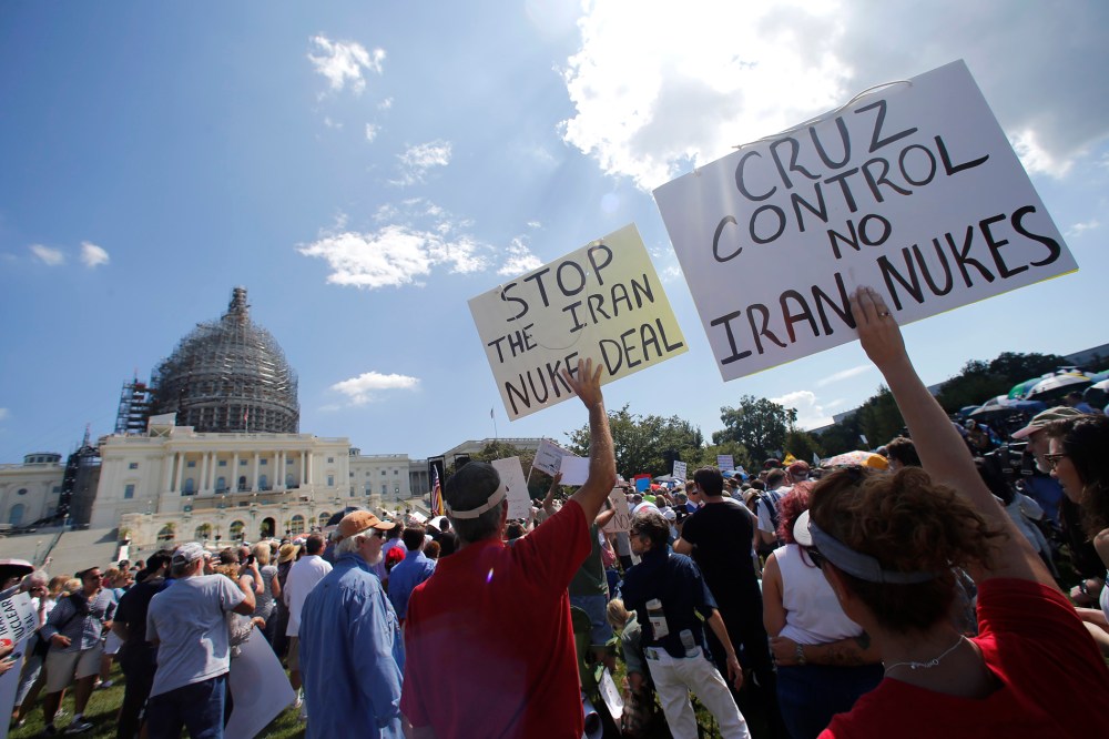 Activists gather at a Capitol Hill rally to "Stop the Iran Nuclear Deal" in Washington on Sept. 9, 2015. (Photo by Jonathan Ernst/Reuters)