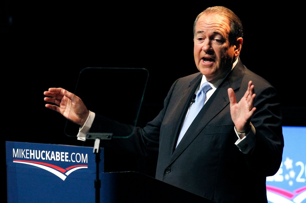 U.S. Republican presidential candidate, and former Arkansas Governor Mike Huckabee, formallly launches his bid for the 2016 Republican presidential nomination during an event in Hope, Ark., May 5, 2015. (Photo by Mike Stone/Reuters)