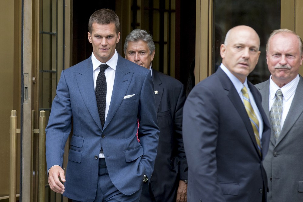 New England Patriots quarterback Tom Brady exits the Manhattan Federal Courthouse in N.Y. on Aug. 31, 2015. (Photo by Brendan McDermid/Reuters)