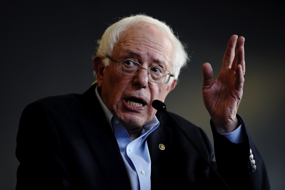 U.S. Democratic presidential candidate Bernie Sanders speaks during a town hall at Clinton Middle School in Clinton, Iowa, Dec. 12, 2015. (Photo by Mark Kauzlarich/Reuters)