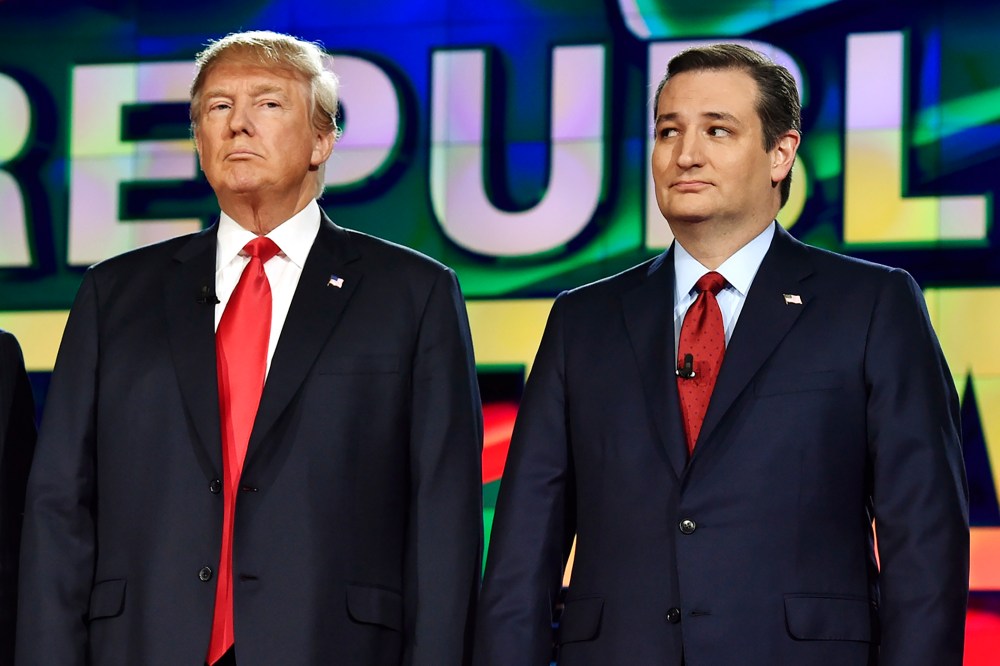 Republican U.S. presidential candidates businessman Donald Trump and Senator Ted Cruz pose together before the start of the Republican presidential debate in Las Vegas, Nev., Dec. 15, 2015. (Photo by David Becker/Reuters)