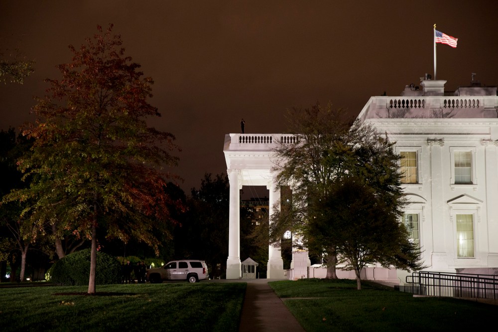 A group of Secret Service police gather on the North Lawn on Oct. 22, 2014, in Washington. (Photo by Jacquelyn Martin/AP)