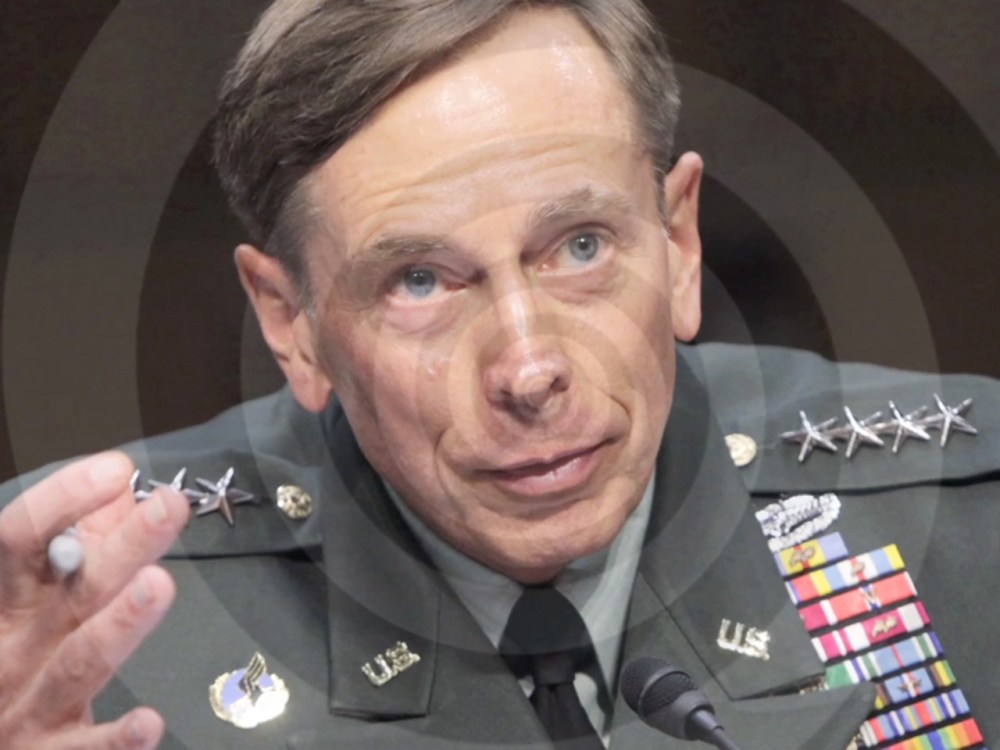 x_30_lw_petraeus_121116