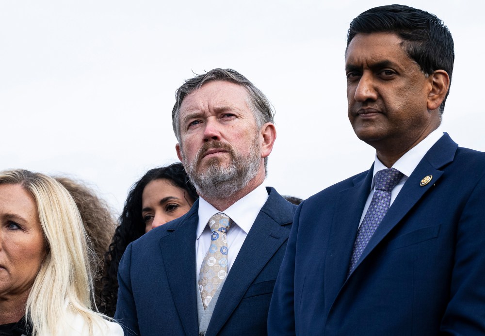 Reps. Massie and Khanna hold a press conference outside of the U.S. Capitol.