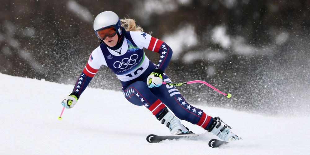 Lindsey Vonn skis.