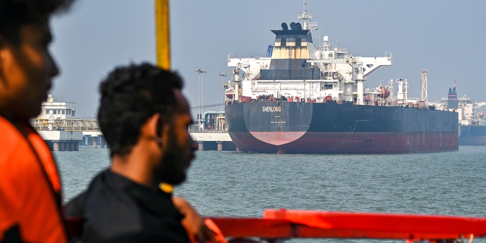 The Liberia-flagged crude oil tanker Shenlong Suezmax successfully docked at Mumbai Port after navigating the high-risk Strait of Hormuz.