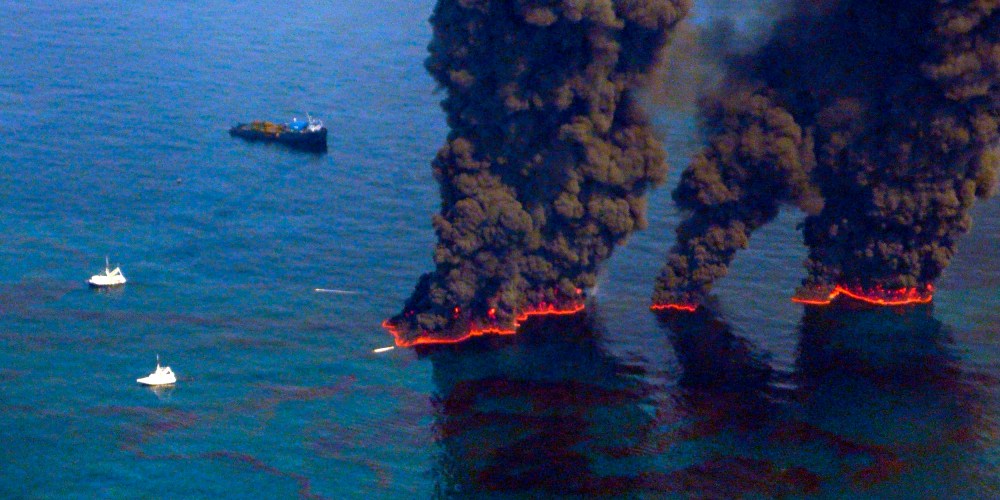 Crews conduct overflights of controlled burns taking place in the Gulf of Mexico.